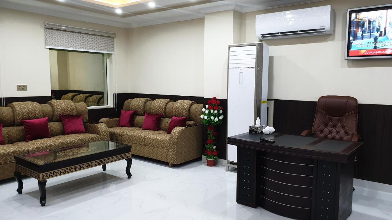 Hotel White Pearl Лахор Екстериор снимка