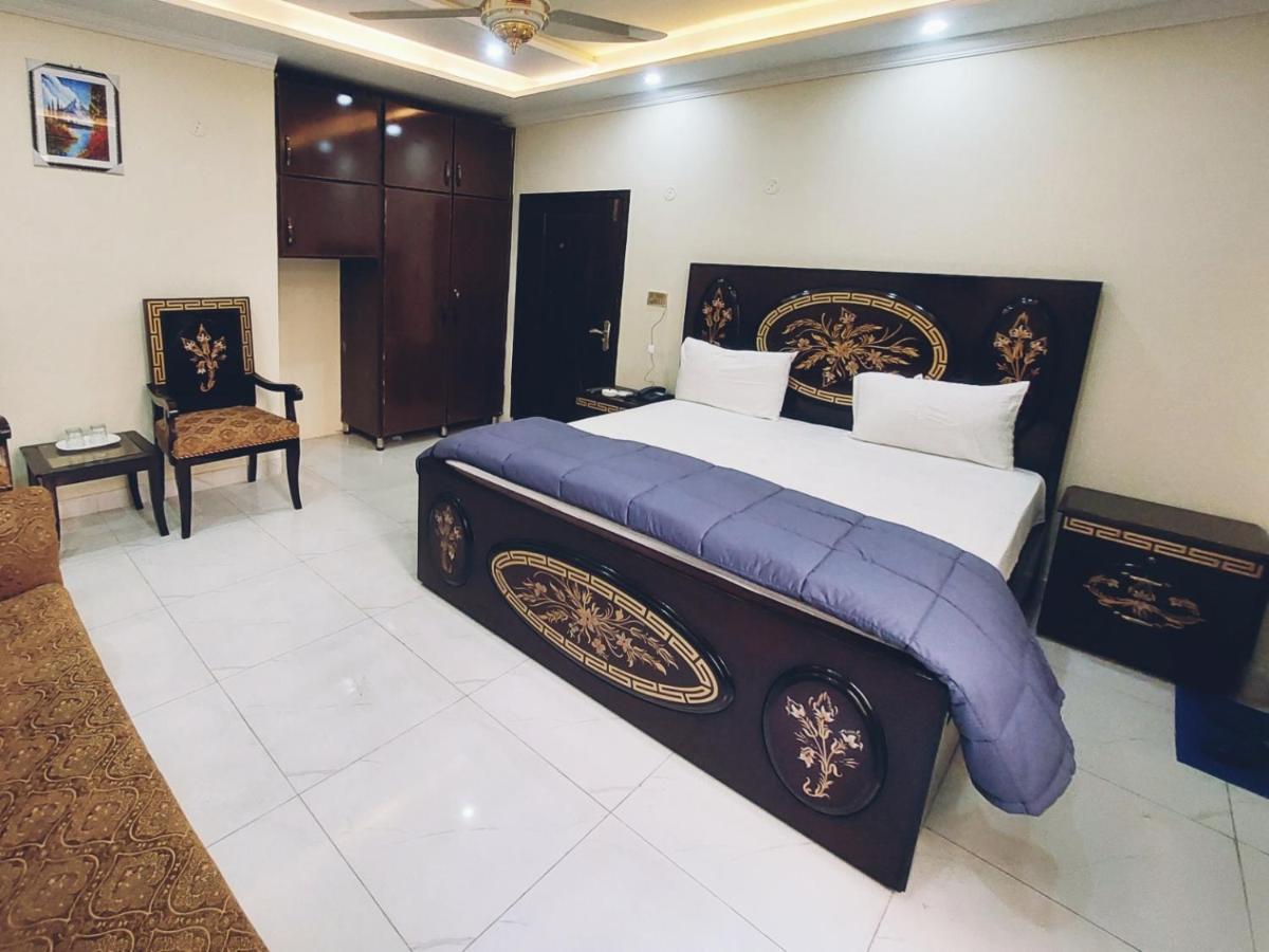Hotel White Pearl Лахор Екстериор снимка