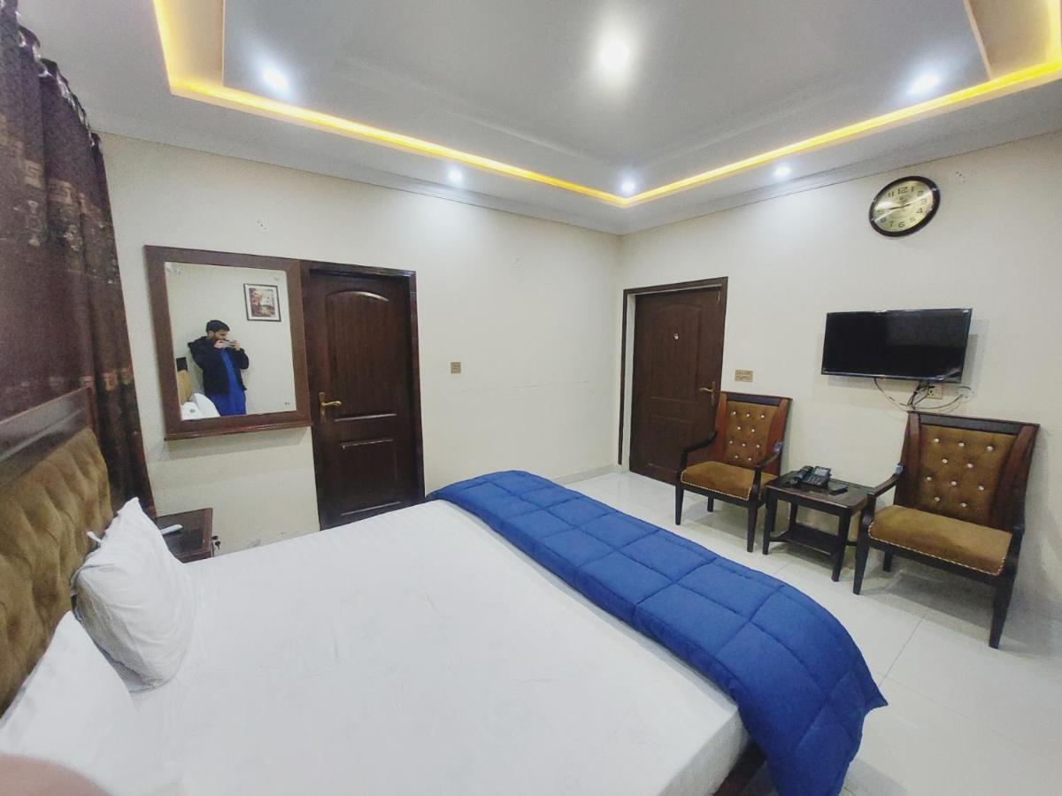 Hotel White Pearl Лахор Екстериор снимка