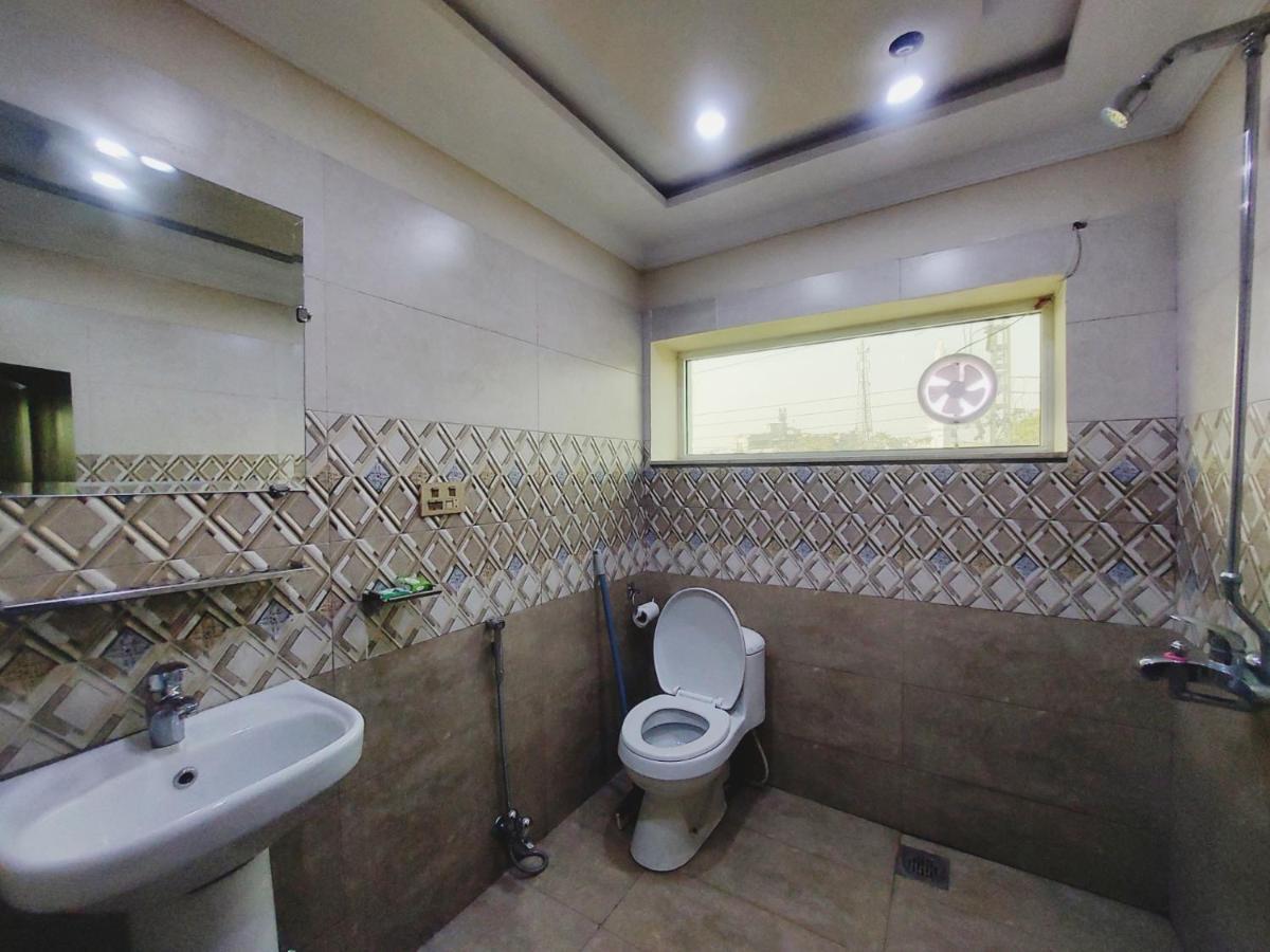 Hotel White Pearl Лахор Екстериор снимка