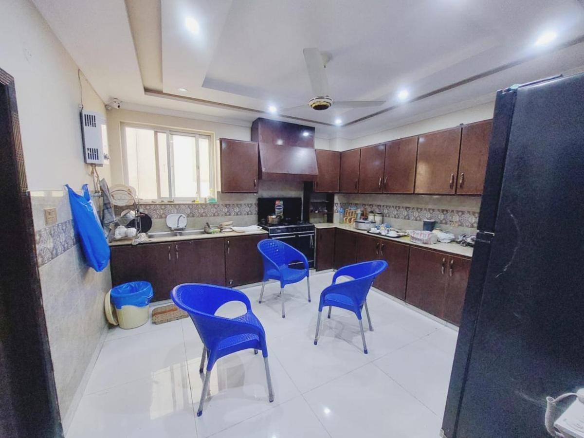 Hotel White Pearl Лахор Екстериор снимка
